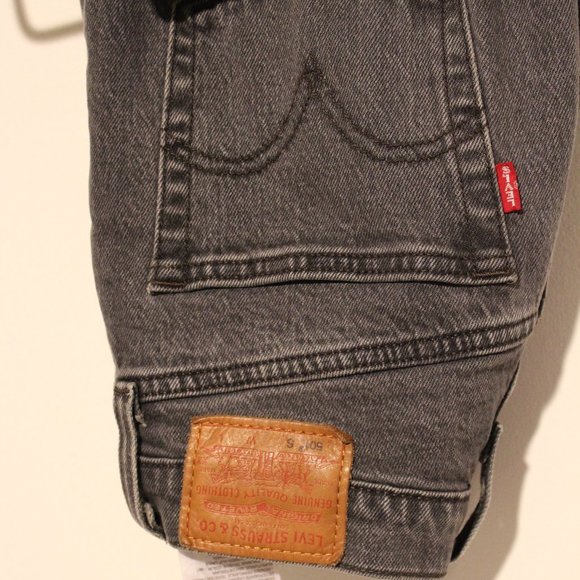 Black 501 Levi Jeans - Picture 2 of 9